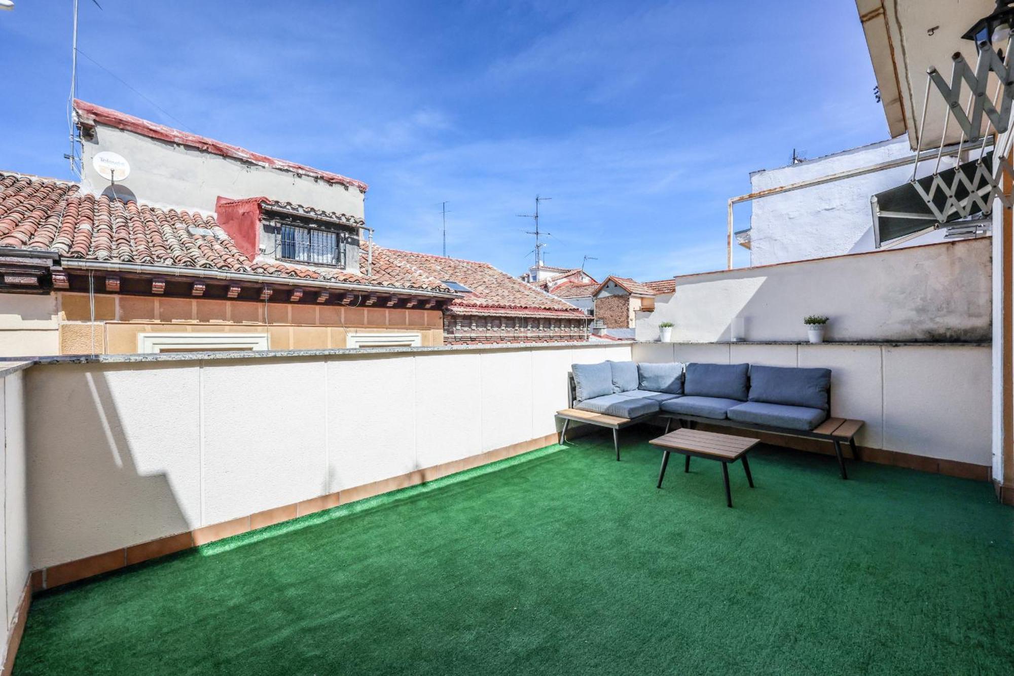 Atico Reformado Con Terraza En Tirso De Molina Para 4 Personas Alquiler Temporal มาดริด ภายนอก รูปภาพ