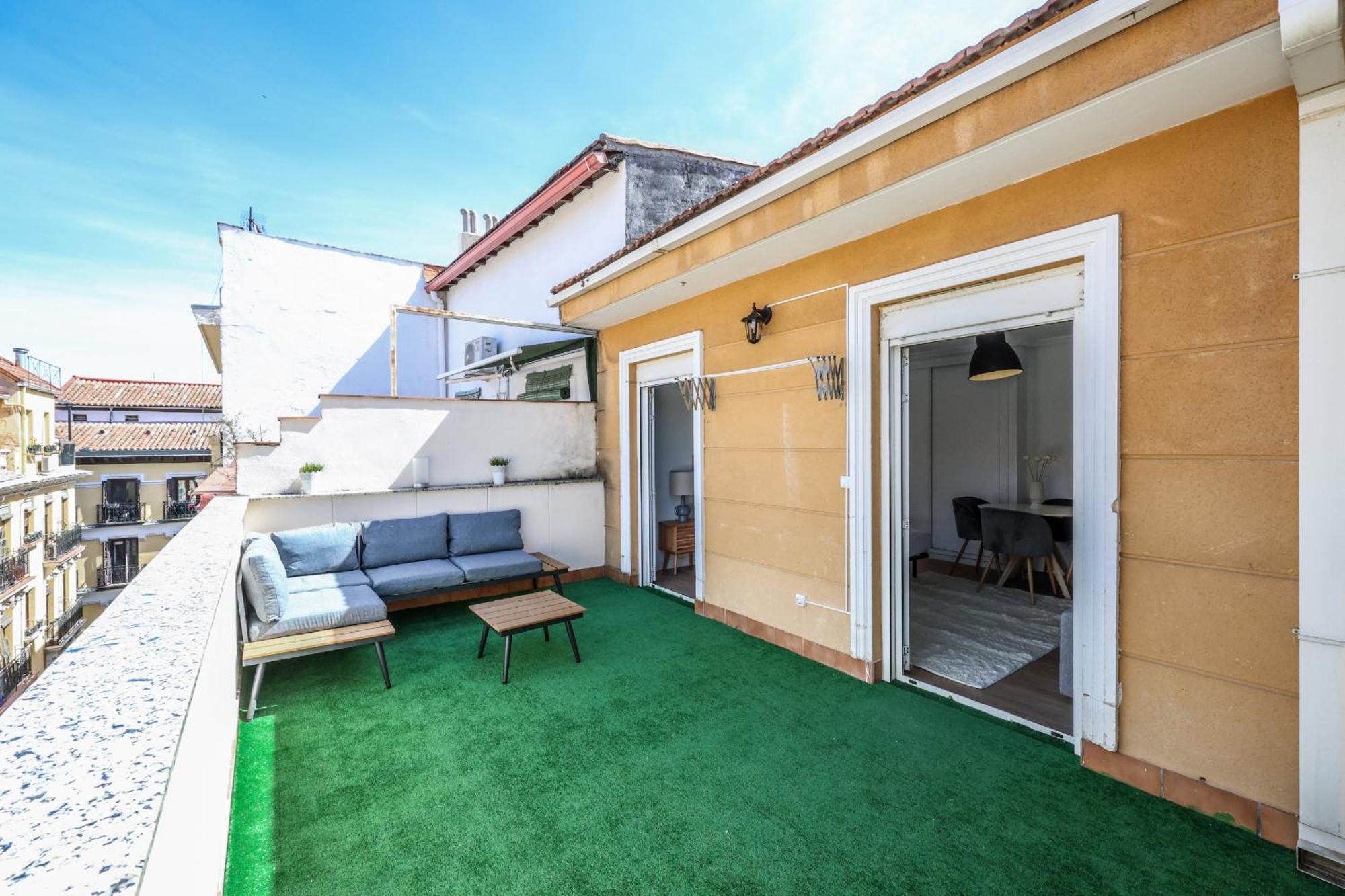 Atico Reformado Con Terraza En Tirso De Molina Para 4 Personas Alquiler Temporal มาดริด ภายนอก รูปภาพ